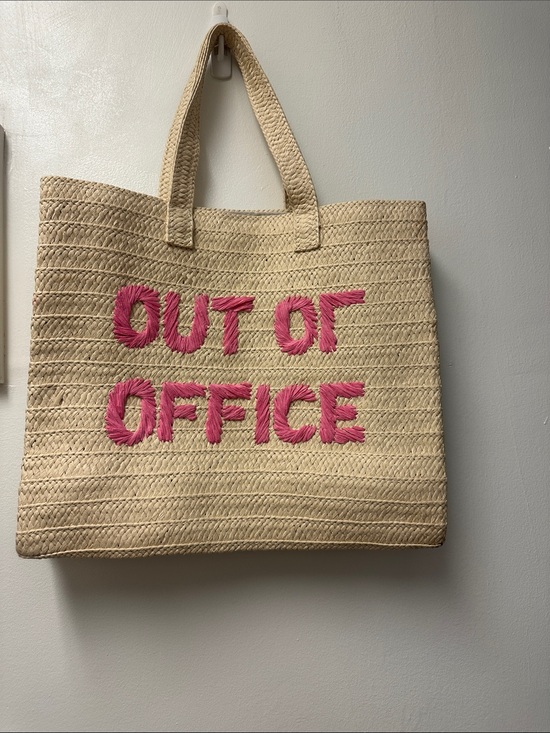 Btb Los Angeles Handbags - Neutral Straw Tote with Pink "OUT OF OFFICE" Embroidery Bag.Enjoy your summer 🏖️